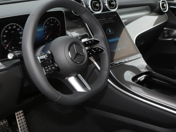 Mercedes-Benz GLC 200 4MATIC AMG Night AHK Panorama Distronic