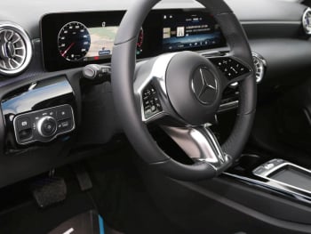 Mercedes-Benz A 180 Kompaktlimousine Progressive MBUX Navi LED