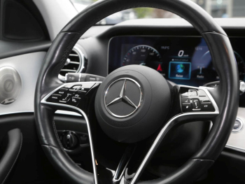 Mercedes-Benz E 300 de T Avantgarde MBUXNavi Distronic AHK 360°