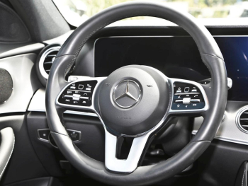 Mercedes-Benz E 300 de  Avantgarde Comand LED Distronic+ 360°
