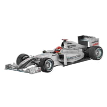 Abbildung F1 Mercedes GP Petronas MGP W01 Michael Schumacher scale 1:18 2010