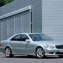 Abbildung AMG side skirts S-Class W220