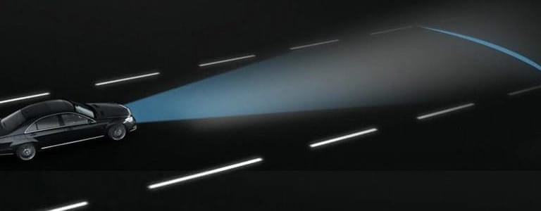Mercedes-Benz-Nachtsicht-Assistent-Infrafotscheinwerfer-768x300