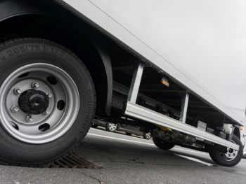 FUSO Canter 7C18 JUNGE Koffer/LBW Klima Schwingsitz