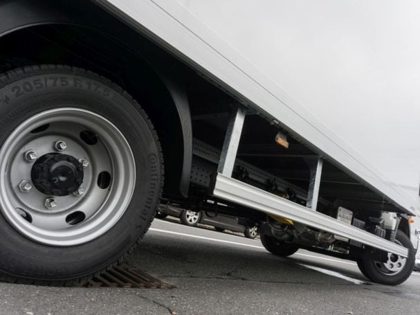 FUSO Canter 7C18 JUNGE Koffer/LBW Klima Schwingsitz