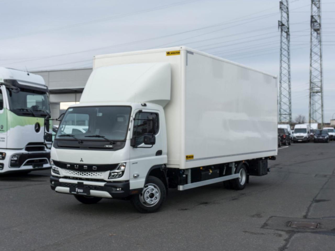 Fuso Canter Canter 7C18 Lastwagen naturweiß