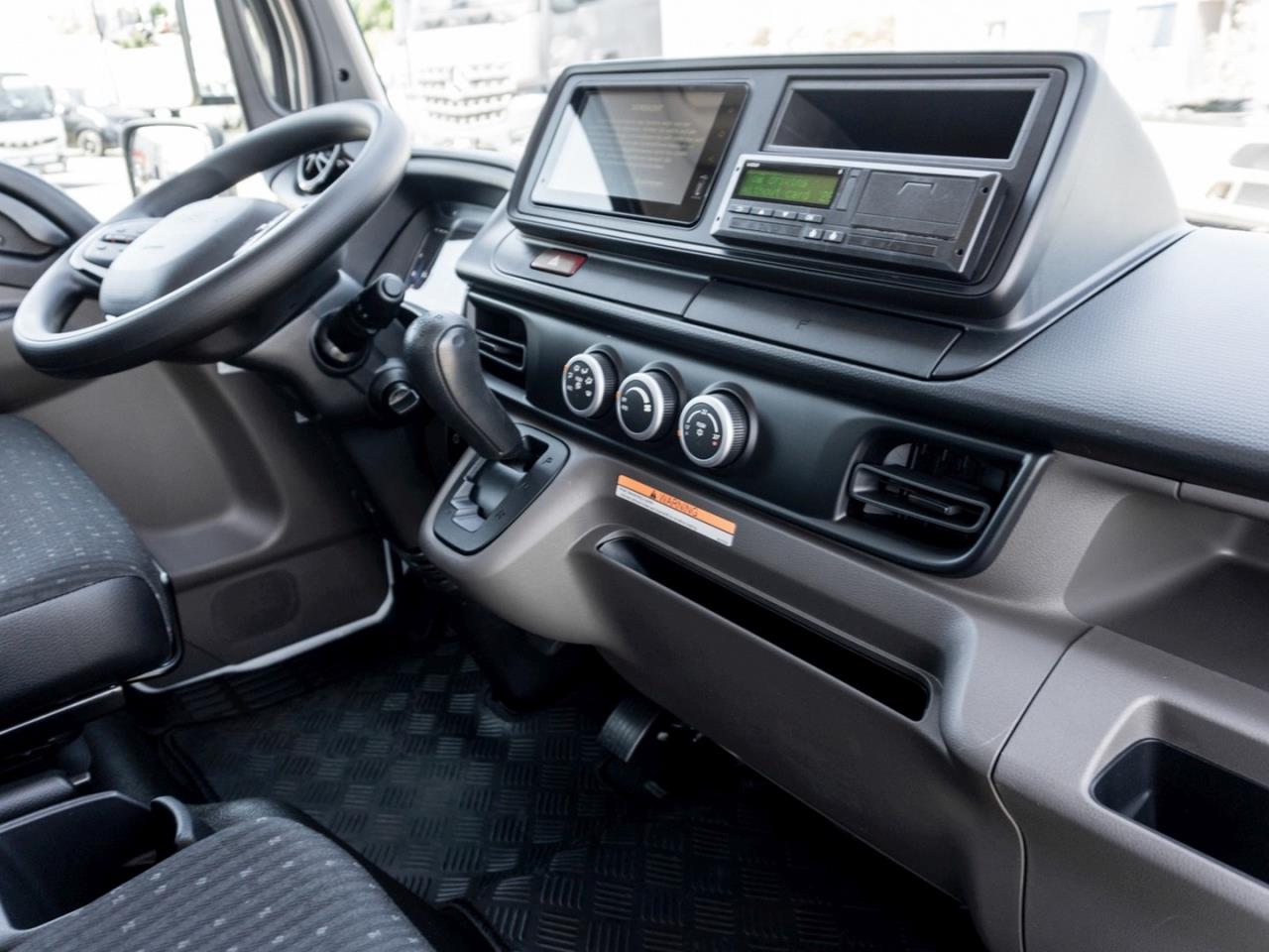 FUSO Canter 9C18 AMT Gerüstbaupritsche zGG 7,49t