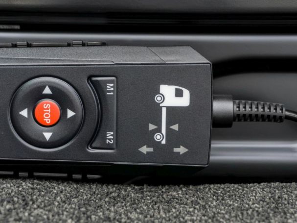 Mercedes-Benz Actros 1848 LS Edition Standklima Lampenbügel