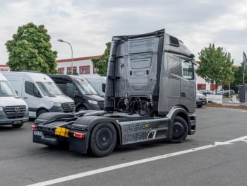 Mercedes-Benz Actros 1848 LS Edition Standklima Lampenbügel