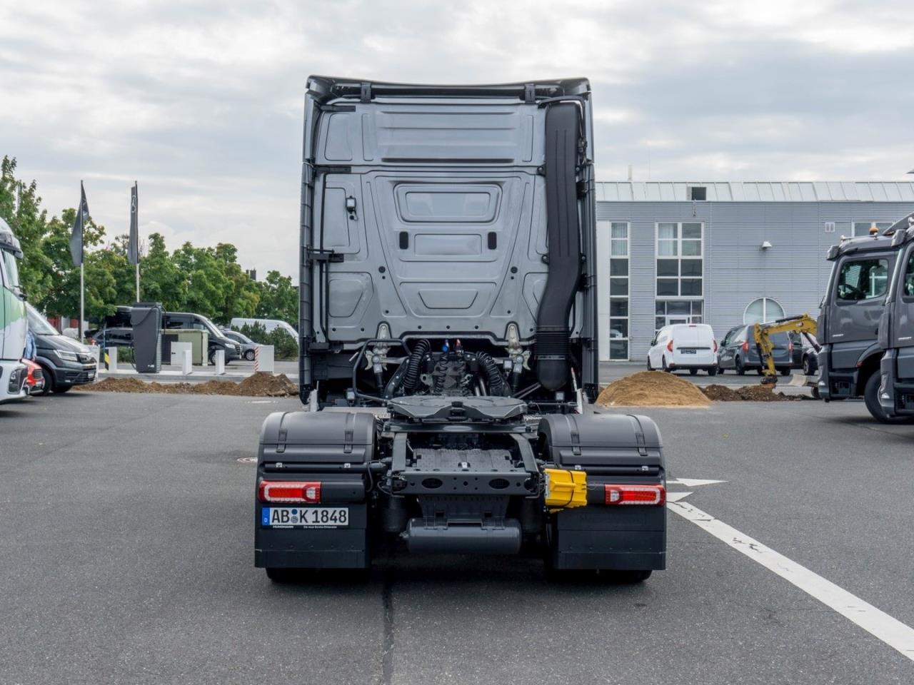 Mercedes-Benz Actros 1848 LS Edition Standklima Lampenbügel