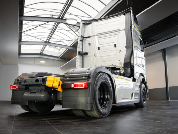 Mercedes-Benz Actros 1851 LS GigaSpace Standheizung Schiebedach