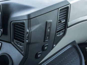Mercedes-Benz 2551 L HAD LED Komfort-Schwingsitz Standhzg
