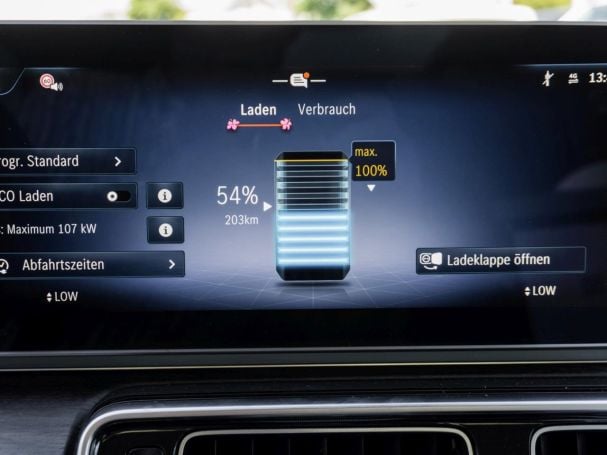 Mercedes-Benz EQV 300 Lang MBUX Navi Panorama Distronic 360° Mercedes-Benz EQV 300 Lang MBUX Navi Panorama Distronic 360°