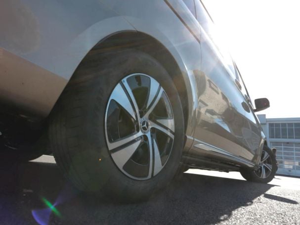 Mercedes-Benz EQV 300 Lang MBUX Navi Distronic Totwinkel Mercedes-Benz EQV 300 Lang MBUX Navi Distronic Totwinkel