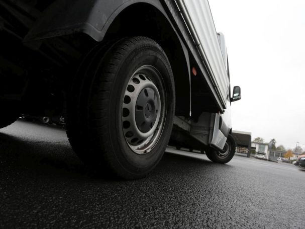 Mercedes-Benz Sprinter 315 CDI Pritsche Standard Navi AHK LED