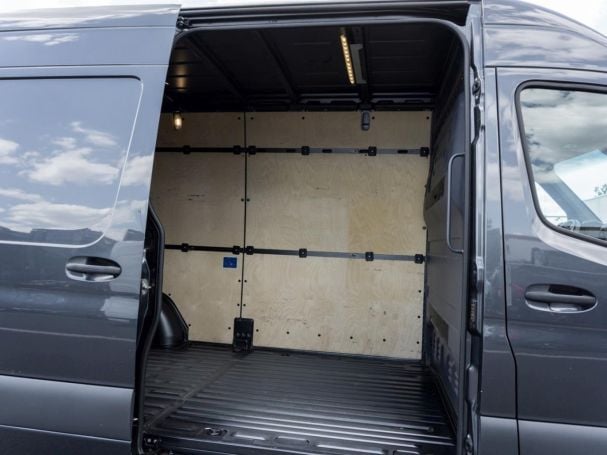 Mercedes-Benz Sprinter 314 CDI Kasten Hochdach MBUX Navi AHK Mercedes-Benz Sprinter 314 CDI Kasten Hochdach MBUX Navi AHK