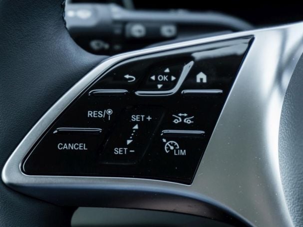 Mercedes-Benz V 220 d STYLE Lang Navi Distronic Totwinkel AHK Mercedes-Benz V 220 d STYLE Lang Navi Distronic Totwinkel AHK