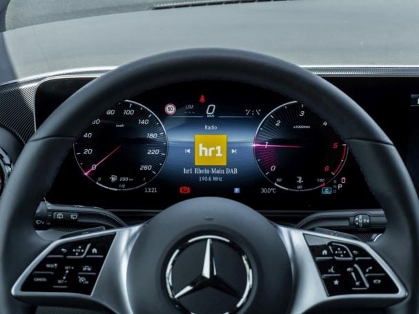 Mercedes-Benz V 250 d 4MATIC STYLE Lang Navi Distronic Panorama Mercedes-Benz V 250 d 4MATIC STYLE Lang Navi Distronic Panorama