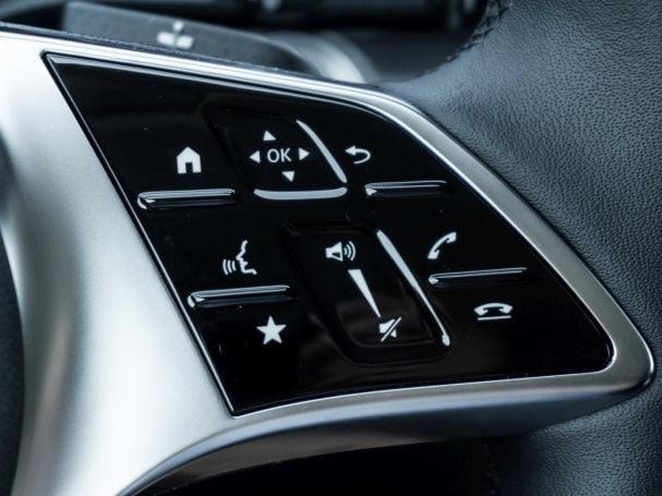 Mercedes-Benz V 250 d STYLE Lang MBUX Navi Distronic AHK Kamera Mercedes-Benz V 250 d STYLE Lang MBUX Navi Distronic AHK Kamera