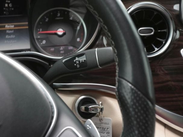 Mercedes-Benz V 300 d 4M Avantgarde Edition lang AHK Panorama