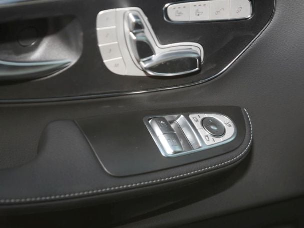 Mercedes-Benz V 300 d 4M AVANTGARDE lang AMG Night Panorama Mercedes-Benz V 300 d 4M AVANTGARDE lang AMG Night Panorama