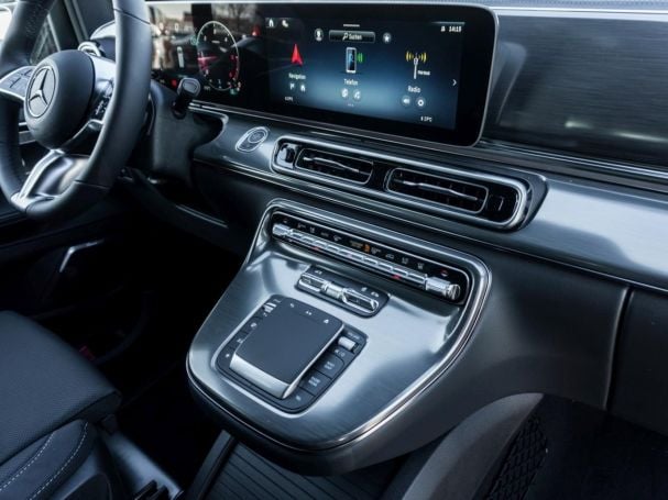 Mercedes-Benz V 300 d 4M EXCLUSIVE Extralang AMG Night AHK 360° Mercedes-Benz V 300 d 4M EXCLUSIVE Extralang AMG Night AHK 360°