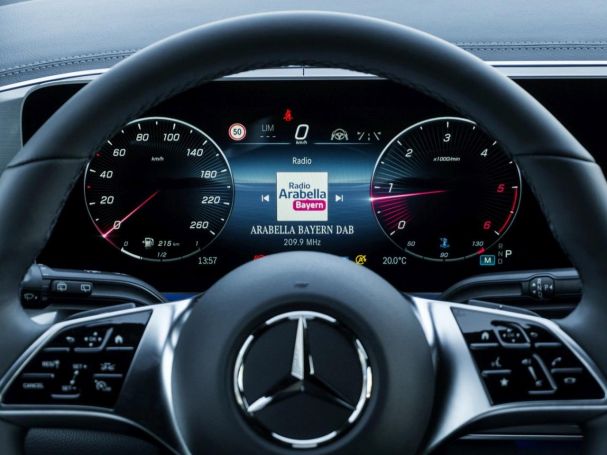 Mercedes-Benz V 300 d 4M EXCLUSIVE Extralang AMG Night AHK 360° Mercedes-Benz V 300 d 4M EXCLUSIVE Extralang AMG Night AHK 360°