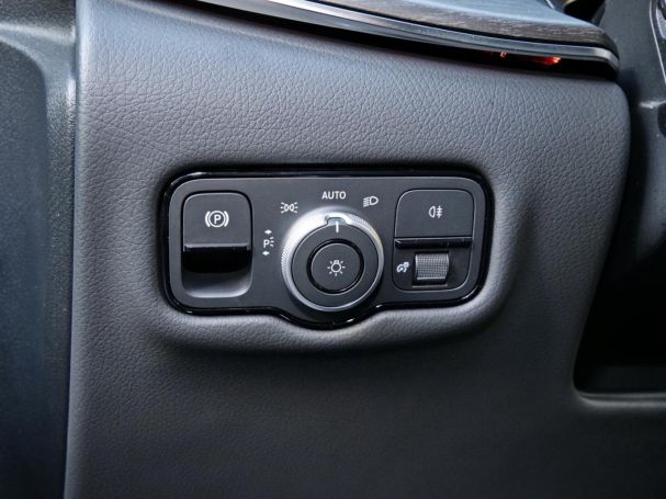 Mercedes-Benz V 300 d 4M Exclusive lang AMG Distronic 360° Mercedes-Benz V 300 d 4M Exclusive lang AMG Distronic 360°