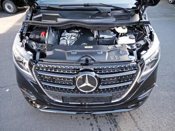 Mercedes-Benz V 300 d 4M Exclusive lang AMG Distronic 360° Mercedes-Benz V 300 d 4M Exclusive lang AMG Distronic 360°