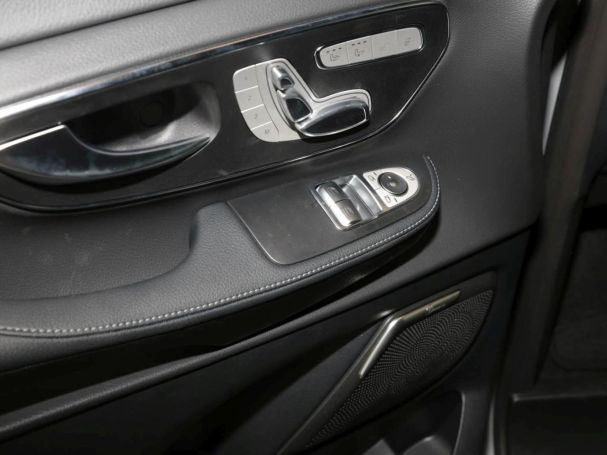 Mercedes-Benz V 300 d 4MATIC AVANTGARDE Lang Night Panorama Mercedes-Benz V 300 d 4MATIC AVANTGARDE Lang Night Panorama