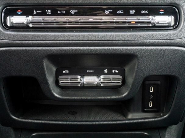 Mercedes-Benz Vito 124 CDI 4x4 Tourer PRO Lang Distronic AHK