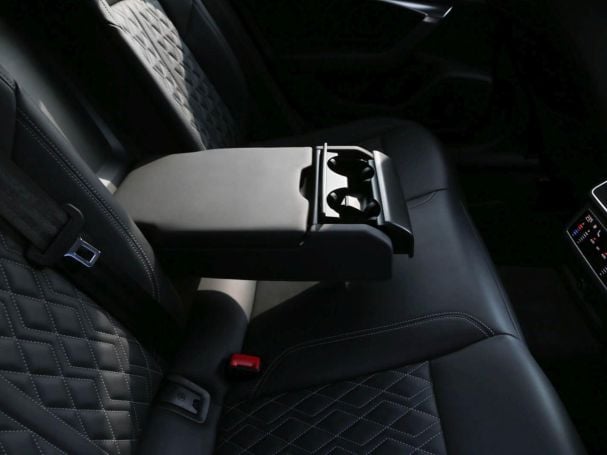 AUDI S6 3.0 TDI quattro Avant MMINavi+ Panorama AHK AUDI S6 3.0 TDI quattro Avant MMINavi+ Panorama AHK