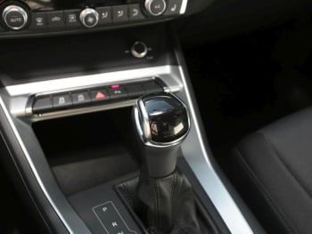 AUDI Q3 40 2,0 TFSI quattro basis MMI Navi+ Panorama