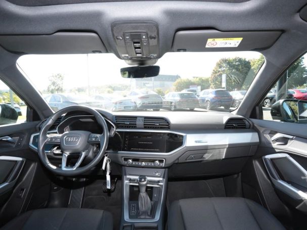 AUDI Q3 40 2,0 TFSI quattro basis MMI Navi+ Panorama AUDI Q3 40 2,0 TFSI quattro basis MMI Navi+ Panorama