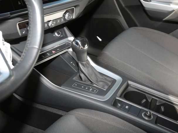 AUDI Q3 40 2,0 TFSI quattro basis MMI Navi+ Panorama AUDI Q3 40 2,0 TFSI quattro basis MMI Navi+ Panorama