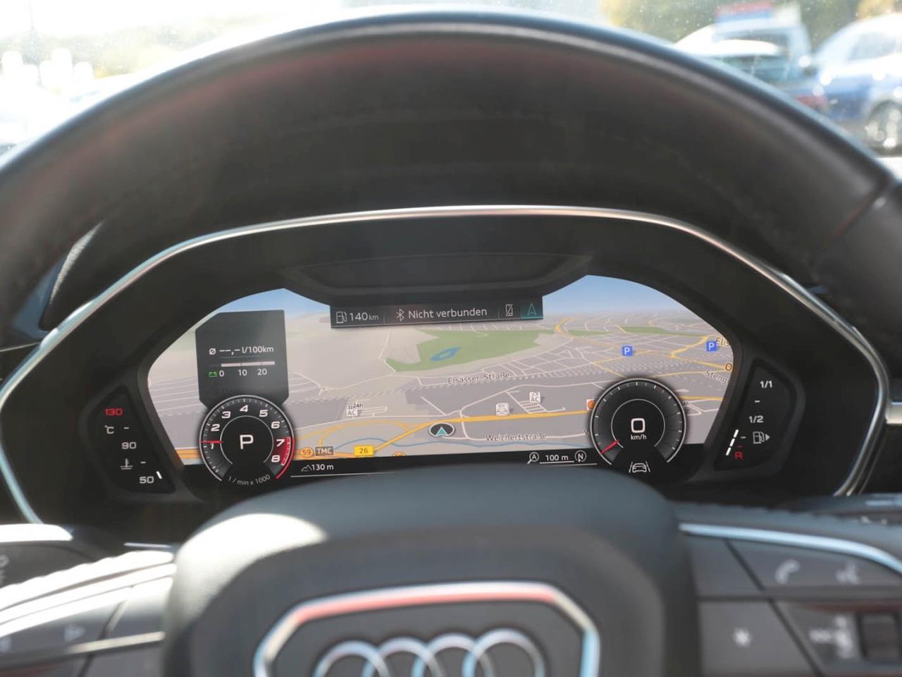 AUDI Q3 40 2,0 TFSI quattro basis MMI Navi+ Panorama