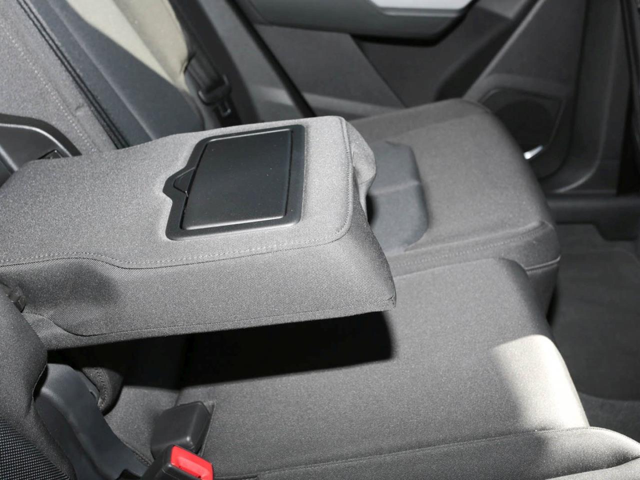 AUDI Q3 40 2,0 TFSI quattro basis MMI Navi+ Panorama