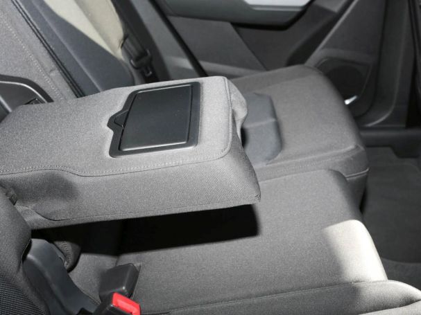 AUDI Q3 40 2,0 TFSI quattro basis MMI Navi+ Panorama AUDI Q3 40 2,0 TFSI quattro basis MMI Navi+ Panorama