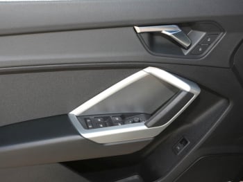 AUDI Q3 40 2,0 TFSI quattro basis MMI Navi+ Panorama