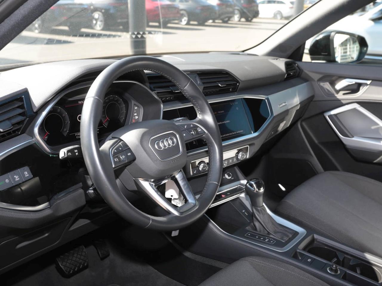 AUDI Q3 40 2,0 TFSI quattro basis MMI Navi+ Panorama
