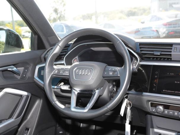 AUDI Q3 40 2,0 TFSI quattro basis MMI Navi+ Panorama AUDI Q3 40 2,0 TFSI quattro basis MMI Navi+ Panorama