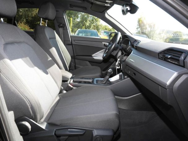 AUDI Q3 40 2,0 TFSI quattro basis MMI Navi+ Panorama AUDI Q3 40 2,0 TFSI quattro basis MMI Navi+ Panorama