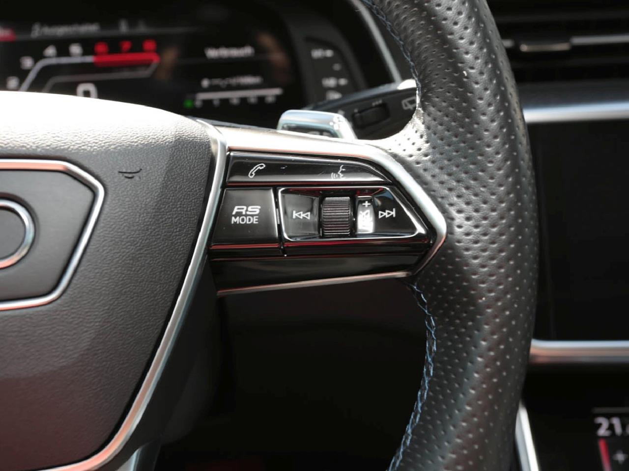 AUDI RS 6 Avant 4.0 TFSI quattro  Keramik B&O HeadUp AUDI RS 6 Avant 4.0 TFSI quattro  Keramik B&O HeadUp