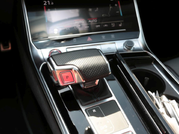 AUDI RS 6 Avant 4.0 TFSI quattro  Keramik B&O HeadUp AUDI RS 6 Avant 4.0 TFSI quattro  Keramik B&O HeadUp