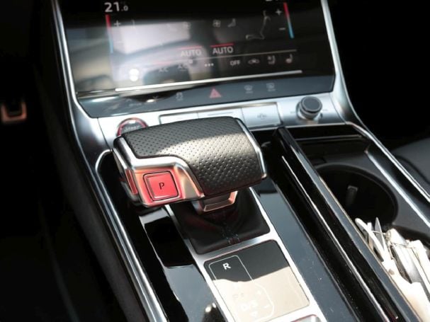 AUDI RS 6 Avant 4.0 TFSI quattro  Keramik B&O HeadUp AUDI RS 6 Avant 4.0 TFSI quattro  Keramik B&O HeadUp