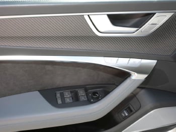AUDI RS 6 Avant 4.0 TFSI quattro  Keramik B&O HeadUp AUDI RS 6 Avant 4.0 TFSI quattro  Keramik B&O HeadUp
