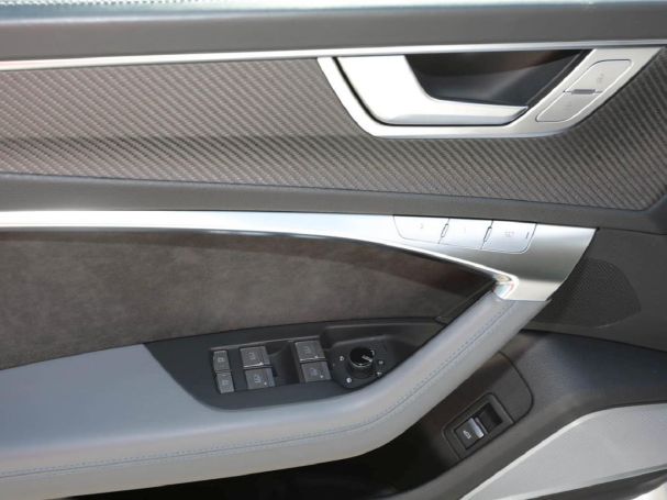 AUDI RS 6 Avant 4.0 TFSI quattro Keramik B&O HeadUp AUDI RS 6 Avant 4.0 TFSI quattro Keramik B&O HeadUp