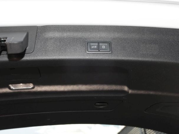 AUDI RS 6 Avant 4.0 TFSI quattro Keramik B&O HeadUp AUDI RS 6 Avant 4.0 TFSI quattro Keramik B&O HeadUp