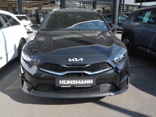KIA Ceed SW 1.5T Nightline Navi Lenkradhzg Kamera KIA Ceed SW 1.5T Nightline Navi Lenkradhzg Kamera