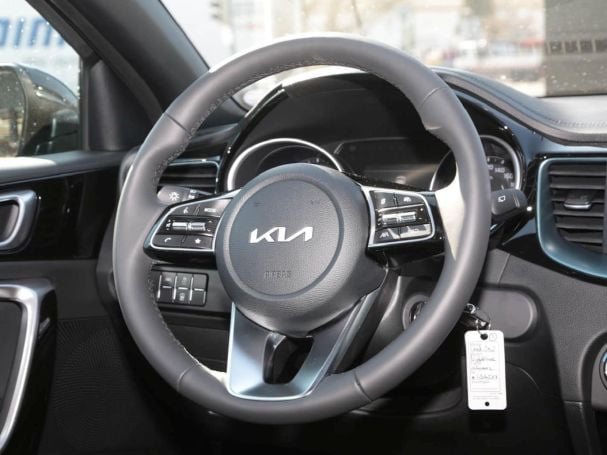 KIA Ceed SW 1.5T Nightline Navi Lenkradhzg Kamera KIA Ceed SW 1.5T Nightline Navi Lenkradhzg Kamera